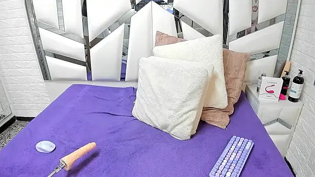 Niina Sissy online show from 09/19/25, 03:21