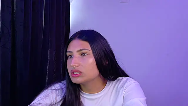 Snapshot of Linda_andrew chatting on 05/11/26, 04:26 Linda andrew online show from 05/11/26, 04:26