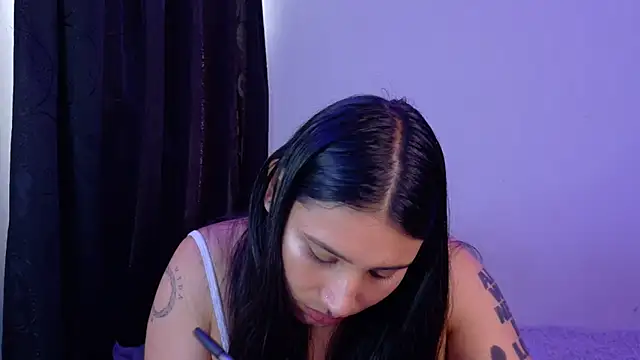 Snapshot of Linda_andrew chatting on 06/04/26, 05:17 Linda andrew online show from 06/04/26, 05:17