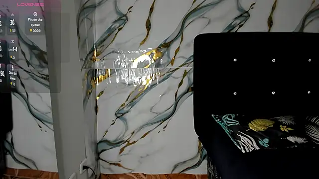 RoxanaBorns  online show from 07/07/26, 12:31