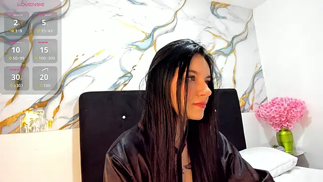 RoxanaBorns  online show from 06/01/26, 02:06