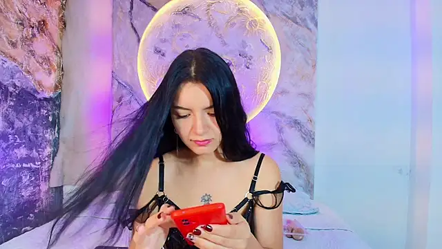 Snapshot of RoxanaBorns_ chatting on 10/08/25, 12:07 RoxanaBorns  online show from 10/08/25, 12:07