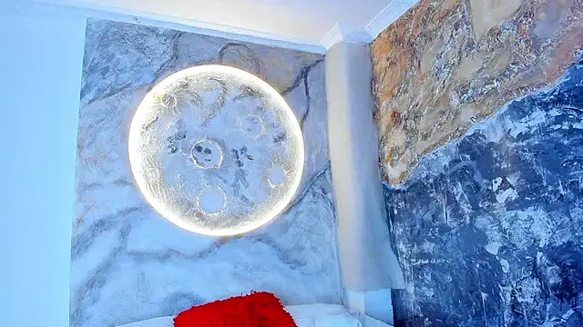 Snapshot of RoxanaBorns_ chatting on 10/28/25, 12:37 RoxanaBorns  online show from 10/28/25, 12:37