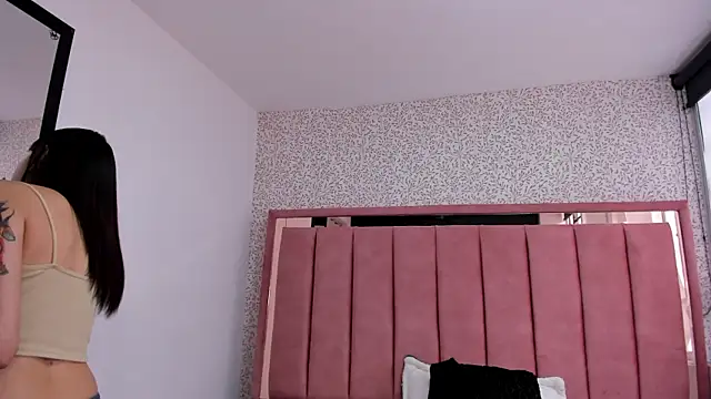 Snapshot of Hanna_Lee__ chatting on 11/12/25, 08:34 Hanna Lee online show from 11/12/25, 08:34