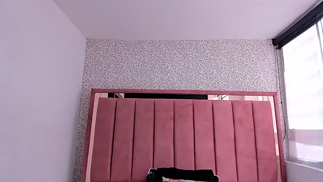 Snapshot of Hanna_Lee__ chatting on 11/06/25, 07:51 Hanna Lee online show from 11/06/25, 07:51