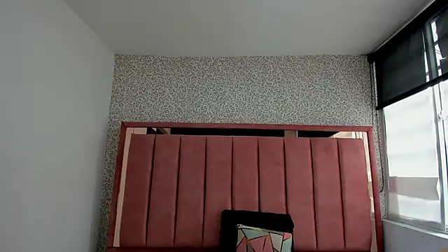 Hanna Lee   online show from 10/09/25, 07:36