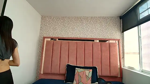 Hanna Lee   online show from 03/14/26, 08:04