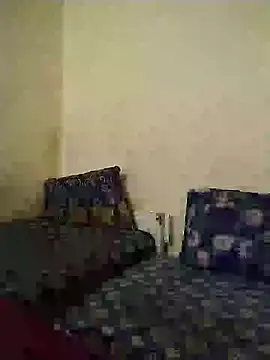 Snapshot of moroooooooo12 chatting on 09/19/25, 10:41 moroooooooo12 online show from 09/19/25, 10:41