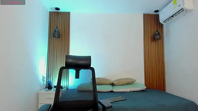 Susyrosse1 online show from 10/21/25, 03:28