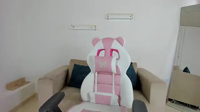 april smiith online show from 12/03/25, 12:15