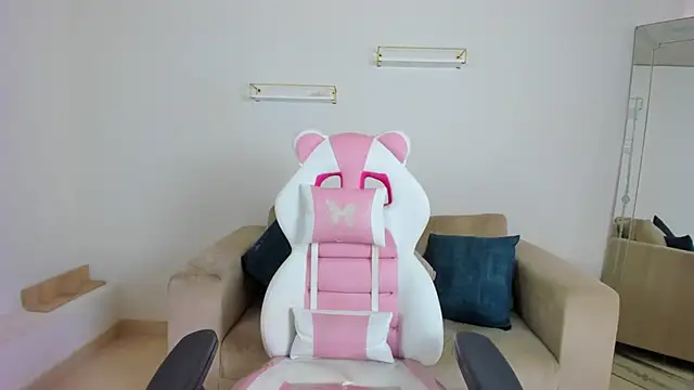 april smiith online show from 02/02/26, 12:26