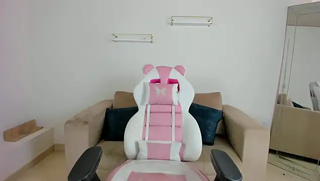 april smiith online show from 01/15/26, 12:30