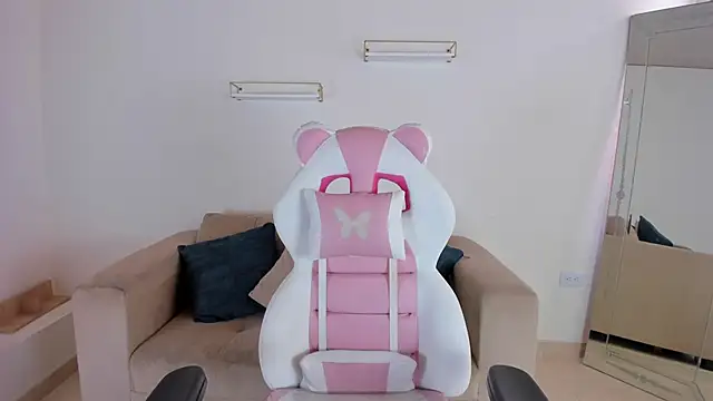 april smiith online show from 10/02/25, 12:52