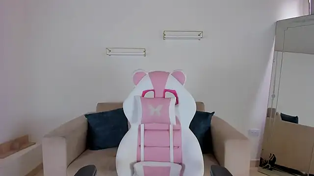 april smiith online show from 09/11/25, 12:16