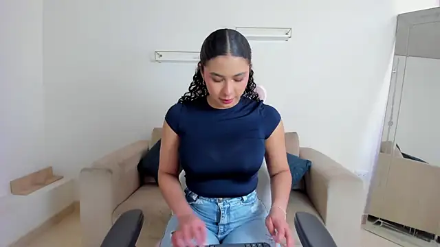 april smiith online show from 12/05/25, 02:15