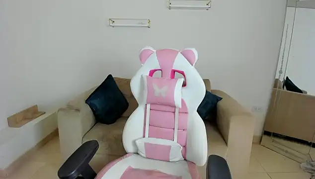 april smiith online show from 01/12/26, 12:23