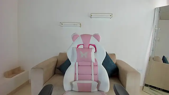 april smiith online show from 10/16/25, 12:46