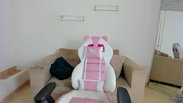 april smiith online show from 01/10/26, 12:22