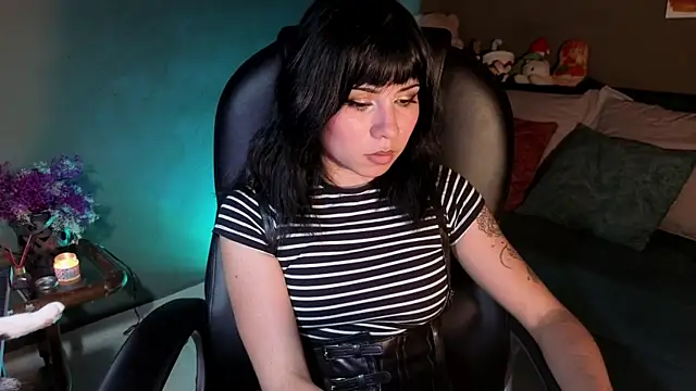 GaiaJoness online show from 11/27/25, 07:14