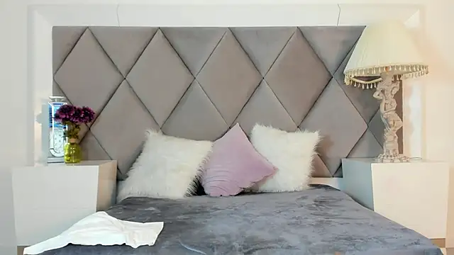 GiadaRizzo online show from 10/21/25, 03:33