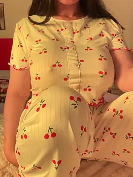 Snapshot of OnlyRima chatting on 11/23/25, 11:04 OnlyRima online show from 11/23/25, 11:04