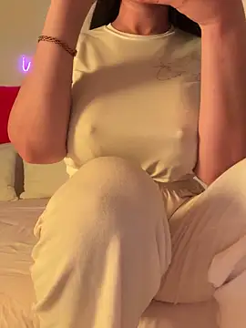 Snapshot of OnlyRima chatting on 10/21/25, 01:10 OnlyRima online show from 10/21/25, 01:10