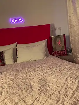 Snapshot of OnlyRima chatting on 04/07/26, 10:28 OnlyRima online show from 04/07/26, 10:28