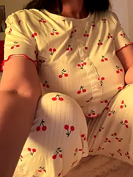 Snapshot of OnlyRima chatting on 11/27/25, 09:32 OnlyRima online show from 11/27/25, 09:32