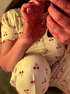 Snapshot of OnlyRima chatting on 12/20/25, 11:24 OnlyRima online show from 12/20/25, 11:24