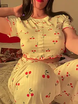 Snapshot of OnlyRima chatting on 11/30/25, 10:54 OnlyRima online show from 11/30/25, 10:54