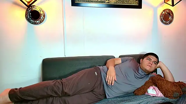 naomi campbel  online show from 01/06/26, 08:46