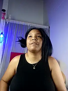 Snapshot of naomi_campbel_ chatting on 10/12/25, 01:45 naomi campbel online show from 10/12/25, 01:45