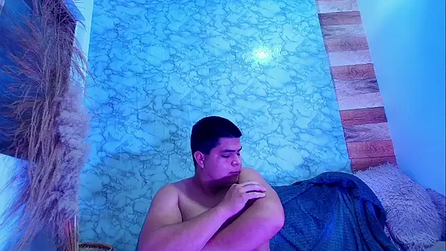 naomi campbel  online show from 02/21/26, 08:22