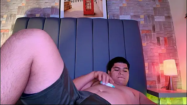 naomi campbel  online show from 03/07/26, 08:36