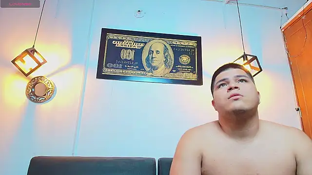 naomi campbel  online show from 03/20/26, 08:32