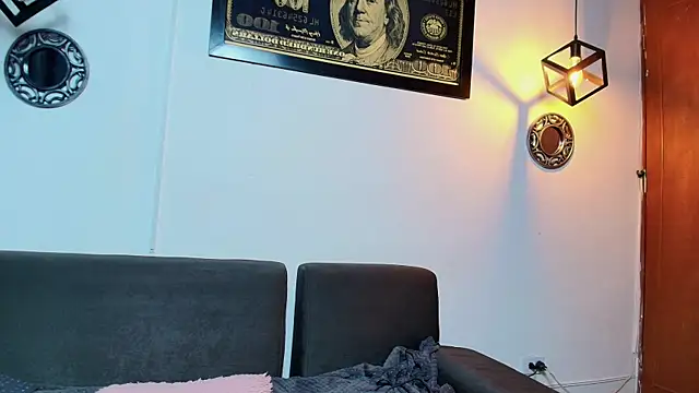 Snapshot of naomi_campbel_ chatting on 10/19/25, 01:58 naomi campbel online show from 10/19/25, 01:58