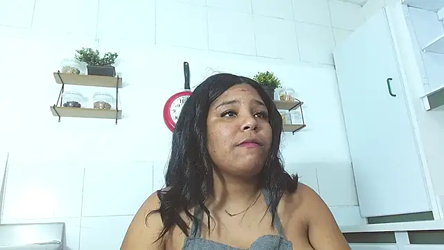 naomi campbel  online show from 10/29/25, 09:03