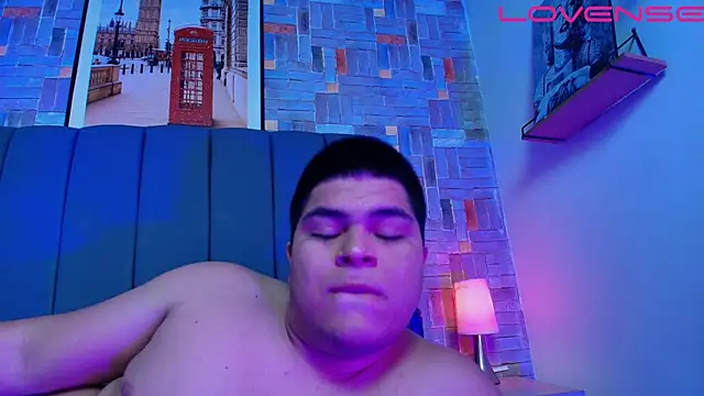 naomi campbel  online show from 03/27/26, 08:21