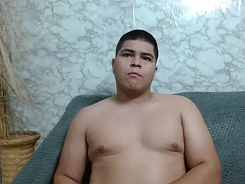 naomi campbel  online show from 11/25/25, 08:31