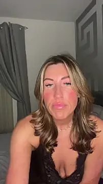 CurvyMILF Sienna online show from 03/11/26, 09:09