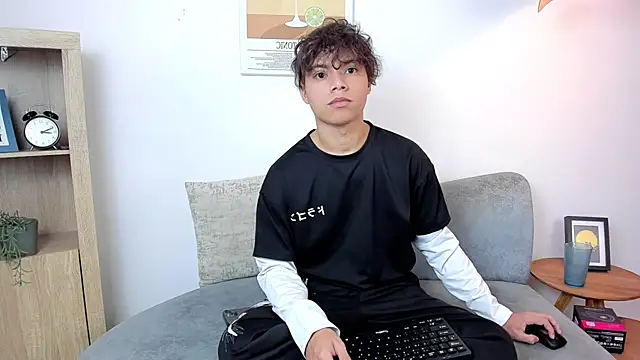 Snapshot of Honeymoon_sariel chatting on 02/20/26, 01:46 Honeymoon sariel online show from 02/20/26, 01:46