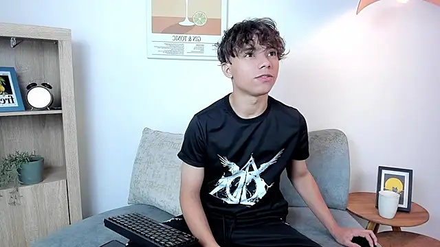 Snapshot of Honeymoon_sariel chatting on 02/08/26, 12:58 Honeymoon sariel online show from 02/08/26, 12:58