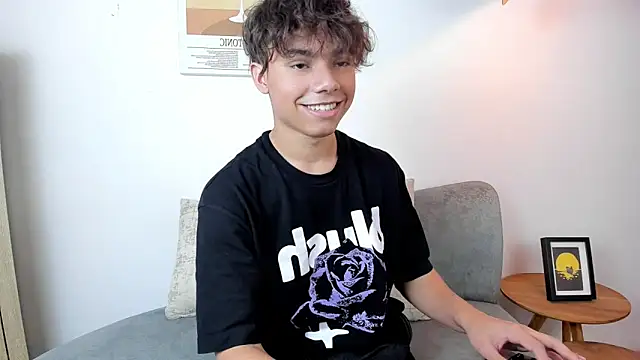 Snapshot of Honeymoon_sariel chatting on 02/19/26, 07:44 Honeymoon sariel online show from 02/19/26, 07:44