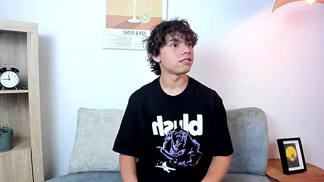 Snapshot of Honeymoon_sariel chatting on 02/04/26, 01:28 Honeymoon sariel online show from 02/04/26, 01:28