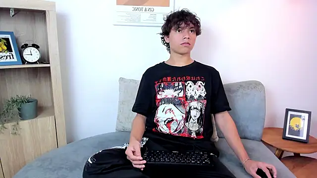 Snapshot of Honeymoon_sariel chatting on 02/05/26, 01:29 Honeymoon sariel online show from 02/05/26, 01:29