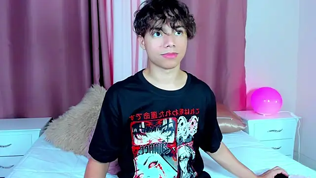 Snapshot of Honeymoon_sariel chatting on 03/01/26, 01:11 Honeymoon sariel online show from 03/01/26, 01:11