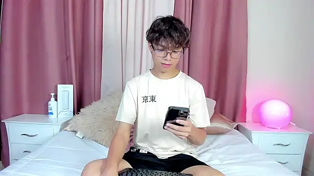 Snapshot of Honeymoon_sariel chatting on 12/20/25, 08:22 Honeymoon sariel online show from 12/20/25, 08:22