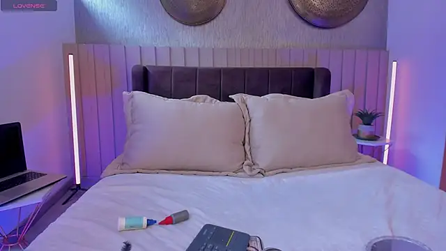 NaishaFord 1 online show from 10/25/25, 01:45