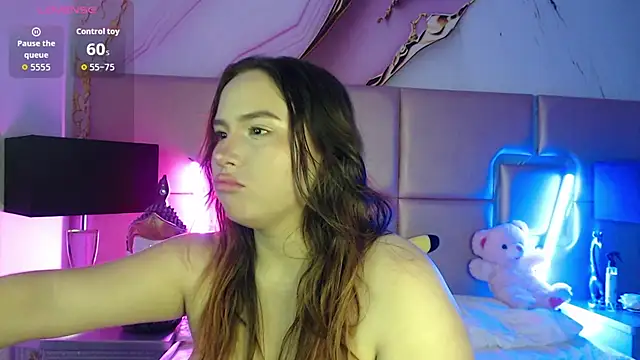 Snapshot of MileyRose chatting on 10/01/25, 11:47 MileyRose online show from 10/01/25, 11:47