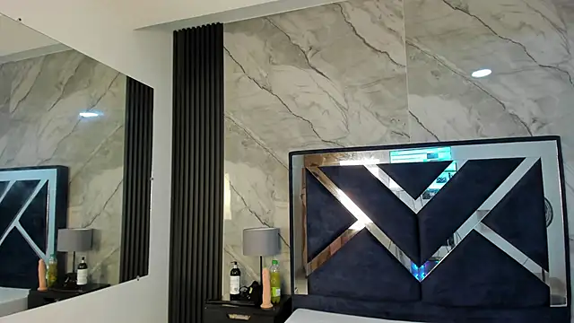 Megan Sweetas online show from 11/06/25, 04:44